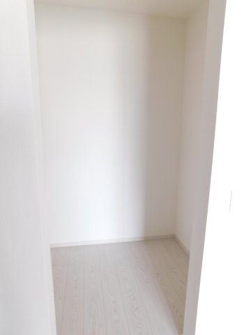 名古屋市中村区角割町４丁目の新築一戸建の収納|◇ウォークインクローゼット◇　　家族の洋服や大きな荷物が片付く大容量！