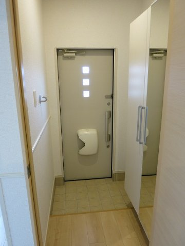 【玄関】 | ウィンド　ベル　１７　Ｂ | 毎日通る玄関はこちらです