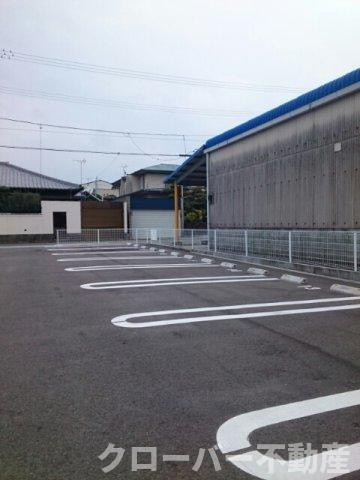 エヴェリーナ　Ⅰの駐車場