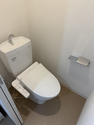 グランクオール浅草のトイレ|落ち着いた色調のトイレです