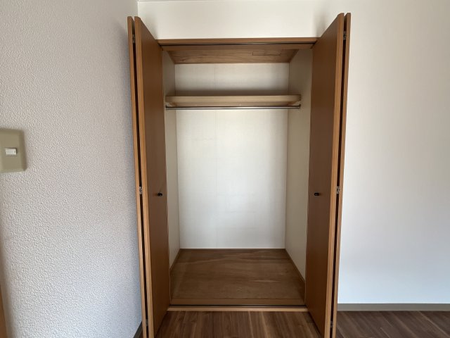 ディア　エスタシオンの収納|玄関横洋室の収納