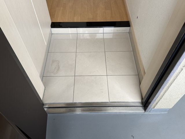 メゾン・グランチェスタの玄関
