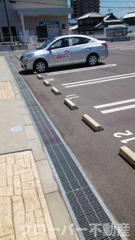 クラール丸亀原田Ｂの駐車場