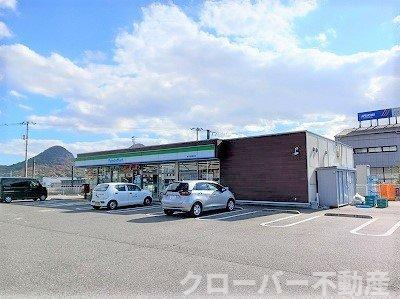 サンブリーゼ東山Ｄの周辺|ファミリーマート国分店さんまで450m