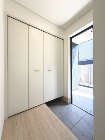 【新築戸建】札幌市西区八軒7条西2丁目4棟の玄関|(同仕様物件)