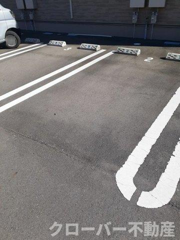 ロッソ・カロータＢの駐車場