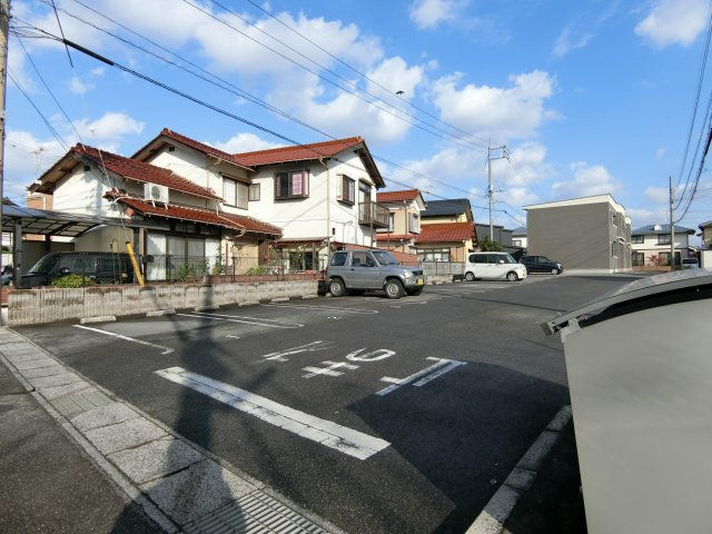 グルージャの駐車場