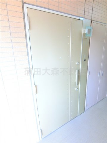 クロスレジデンス蒲田の玄関