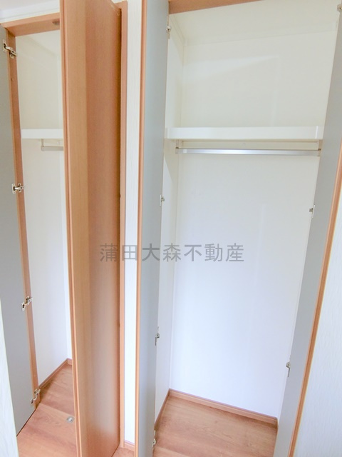 千鳥1丁目貸家の収納|廊下収納