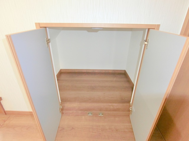 千鳥1丁目貸家の収納|廊下収納