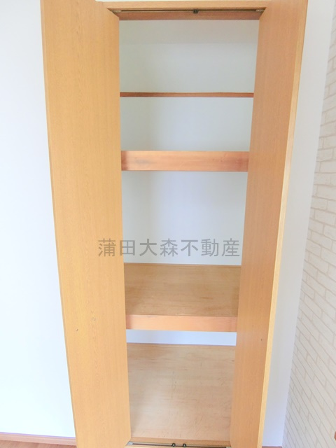 千鳥1丁目貸家の収納|洋室6.5帖　収納