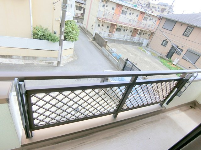 千鳥1丁目貸家のバルコニー|物干し金具
