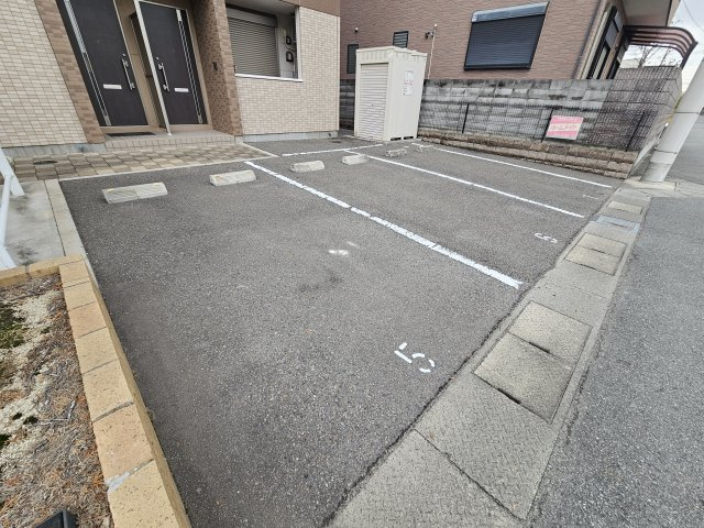 ザ・フォレスタの駐車場