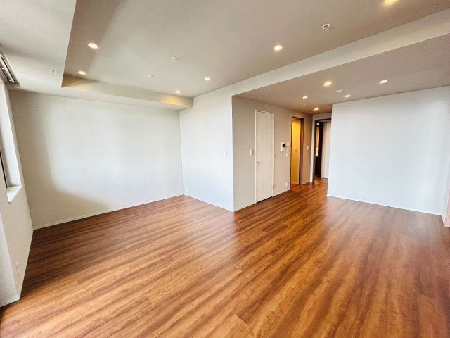 南西向きの明るいお部屋です
※居住中の為過去写真参照