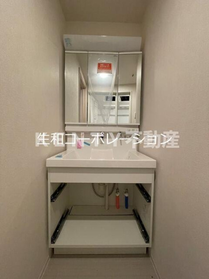 【洗面所】 | コンフォール千鳥 | 広い洗面スペース