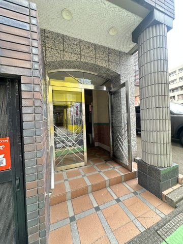 グロワール高宮のエントランス