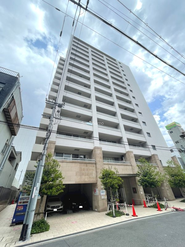 コスモリード谷町六丁目（旧 ドゥーエ谷町）の外観