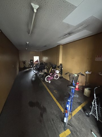 コーポレックスの駐車場