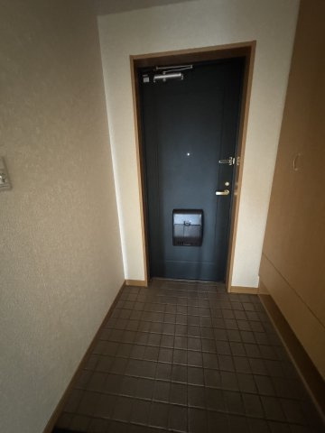 サンコート花山の玄関