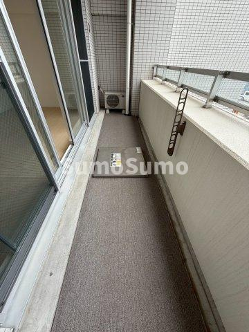 コスモリード谷町六丁目（旧 ドゥーエ谷町）のバルコニー