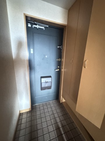 サンコート花山の玄関