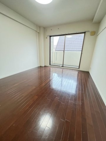 シャルム甲子園口の居間・リビング