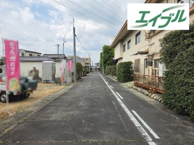 小牧市田県町　新築戸建　２号棟の前面道路含む現地写真
