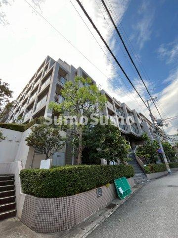 ロイヤル苦楽園の外観