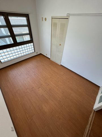 アヴェニール深江南の洋室