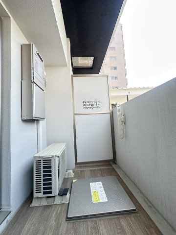 LIBTH県庁前のバルコニー