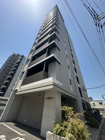 LIBTH県庁前の外観