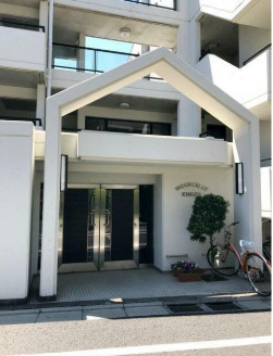ウッドクレスト砧D棟のエントランス