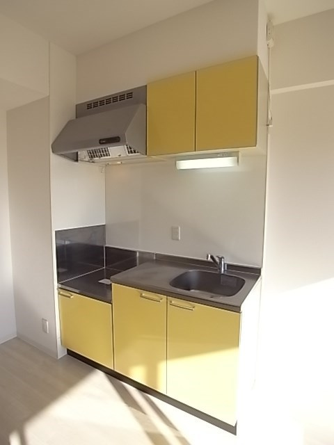 尼崎市口田中１丁目の賃貸マンションのキッチン