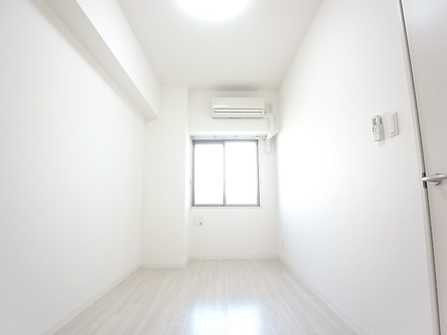 尼崎市口田中１丁目の賃貸マンションの寝室