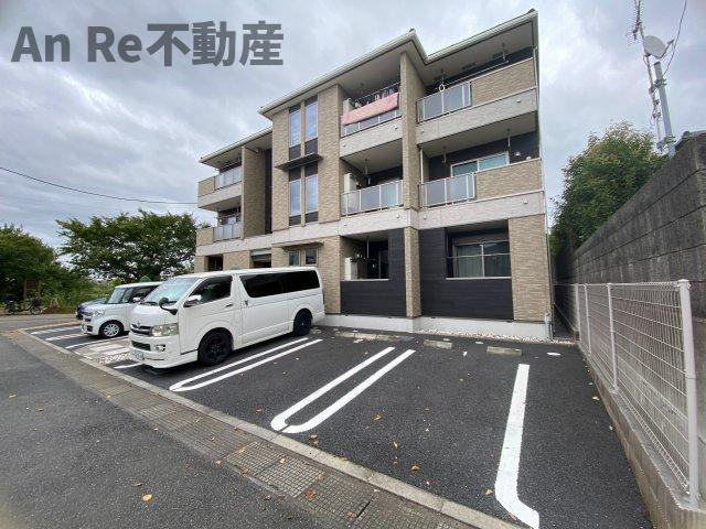 コモディ　モンテⅡの駐車場