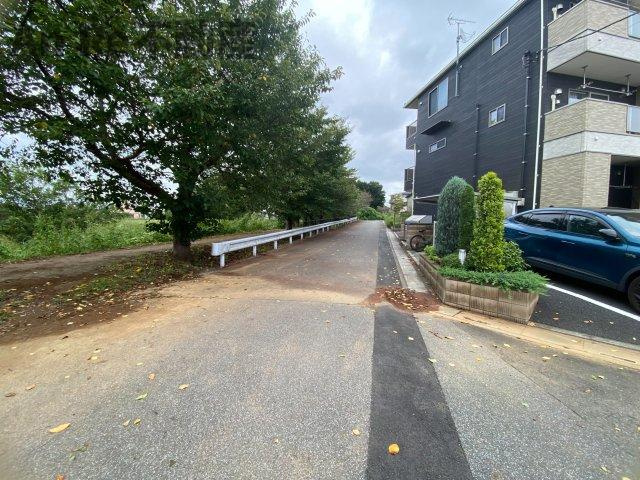 コモディ　モンテⅡの駐車場