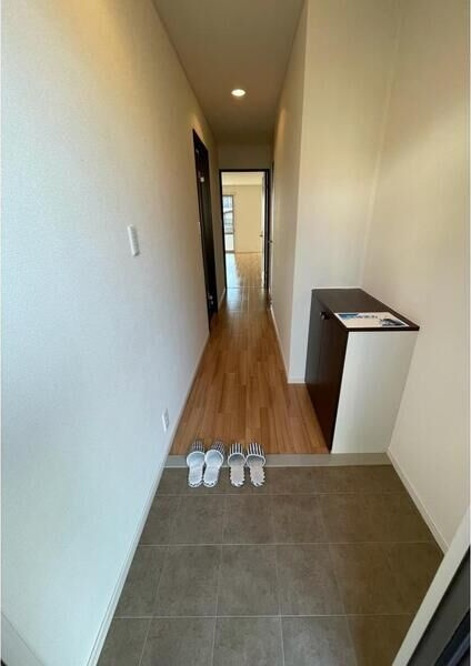 プレシャス西伏屋の玄関