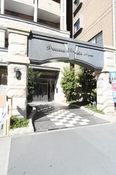 プレサンス新栄リミックスのエントランス