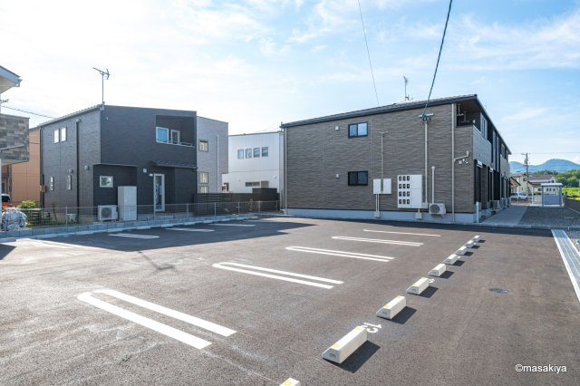ルシエールの駐車場