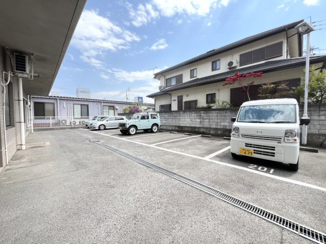 カトレアハイツ石川の駐車場|駐車場