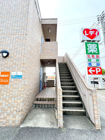 アクティブ円座のエントランス|エントランス