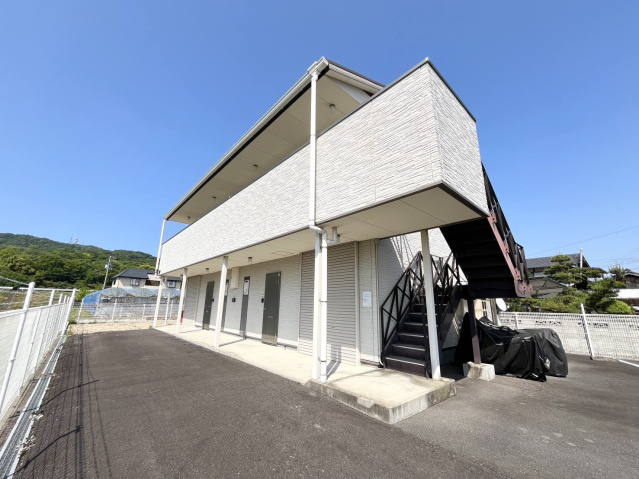 ガレージライフ高松東の外観|建物外観