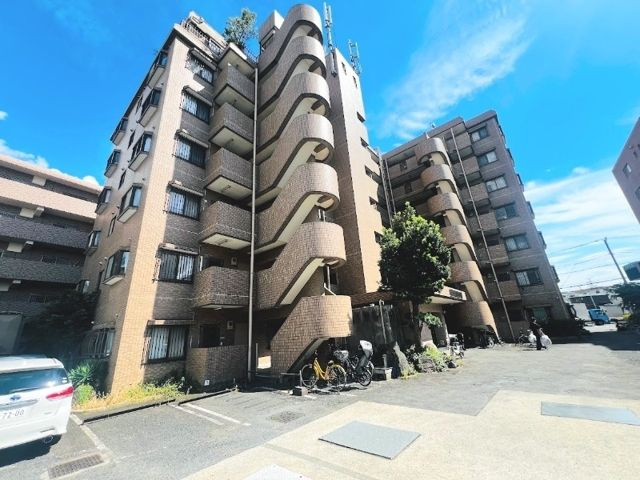 リアライズ市川原木のエントランス