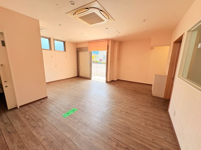 大分市大字本神崎　店舗の内装
