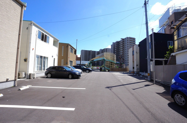 グロービート栗林公園南ＳＳの駐車場|駐車場