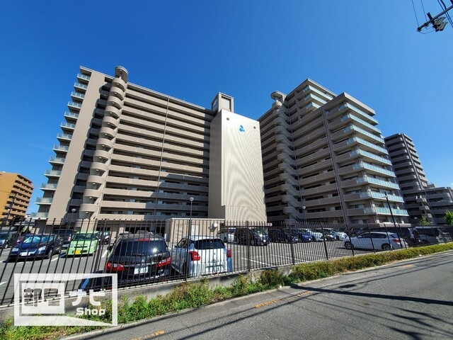 アルファパーク栗林駅南の外観|建物外観