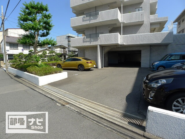 サーパス浜ノ町Ⅱの駐車場|駐車場