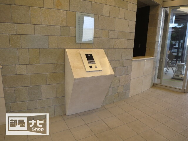 ロイヤルガーデン高松駅西オーシャンビュー弐番館のロビー|ロビー