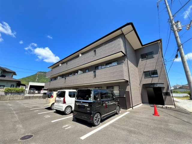 フォブールトロワやくりＡの外観|建物外観