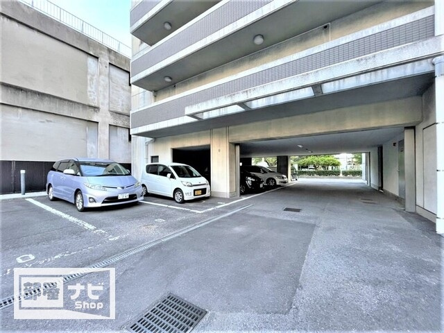 アヴェニール藤塚の駐車場|駐車場